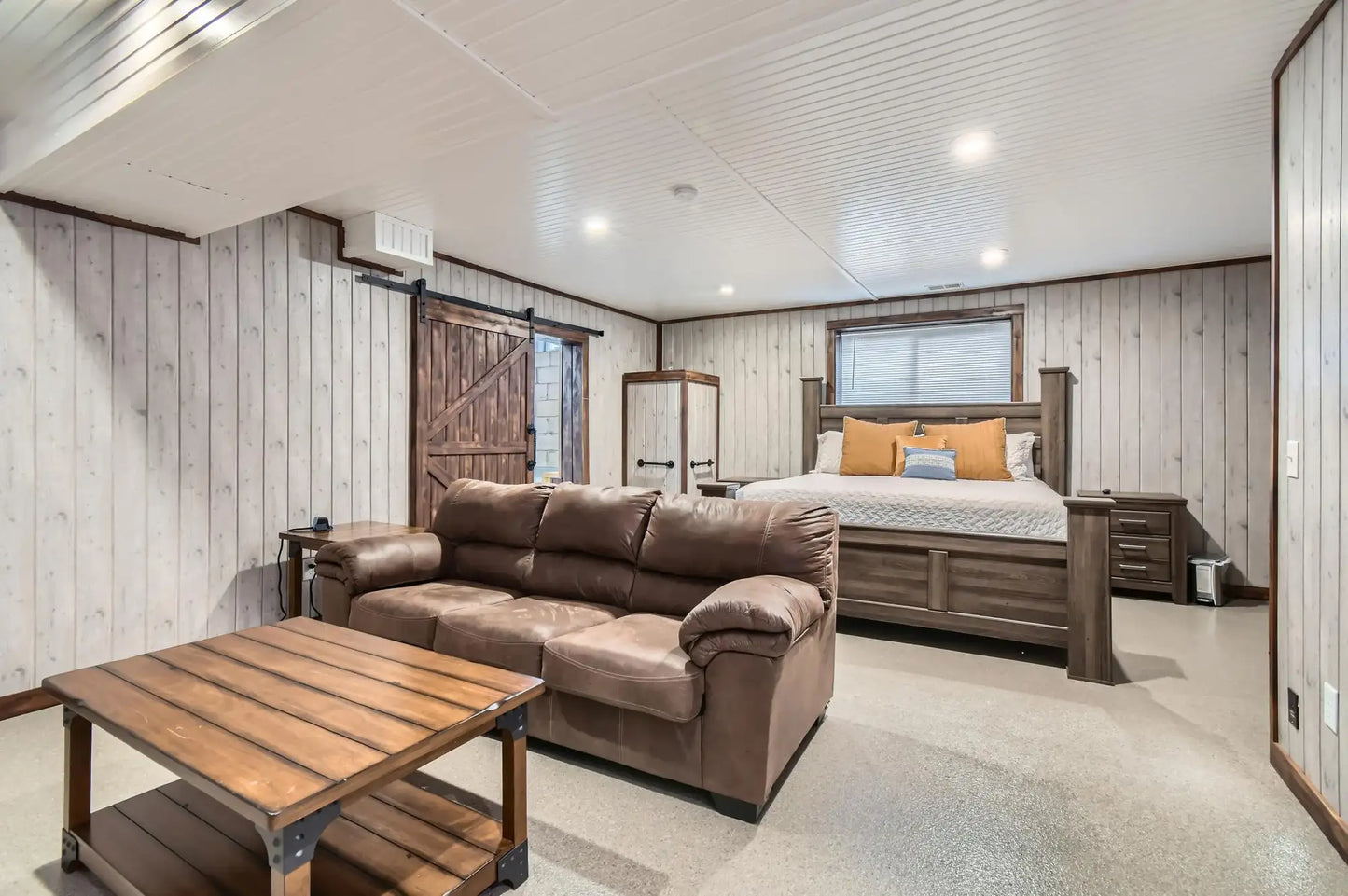 401 Highway 7 , Excelsior, MN 55331