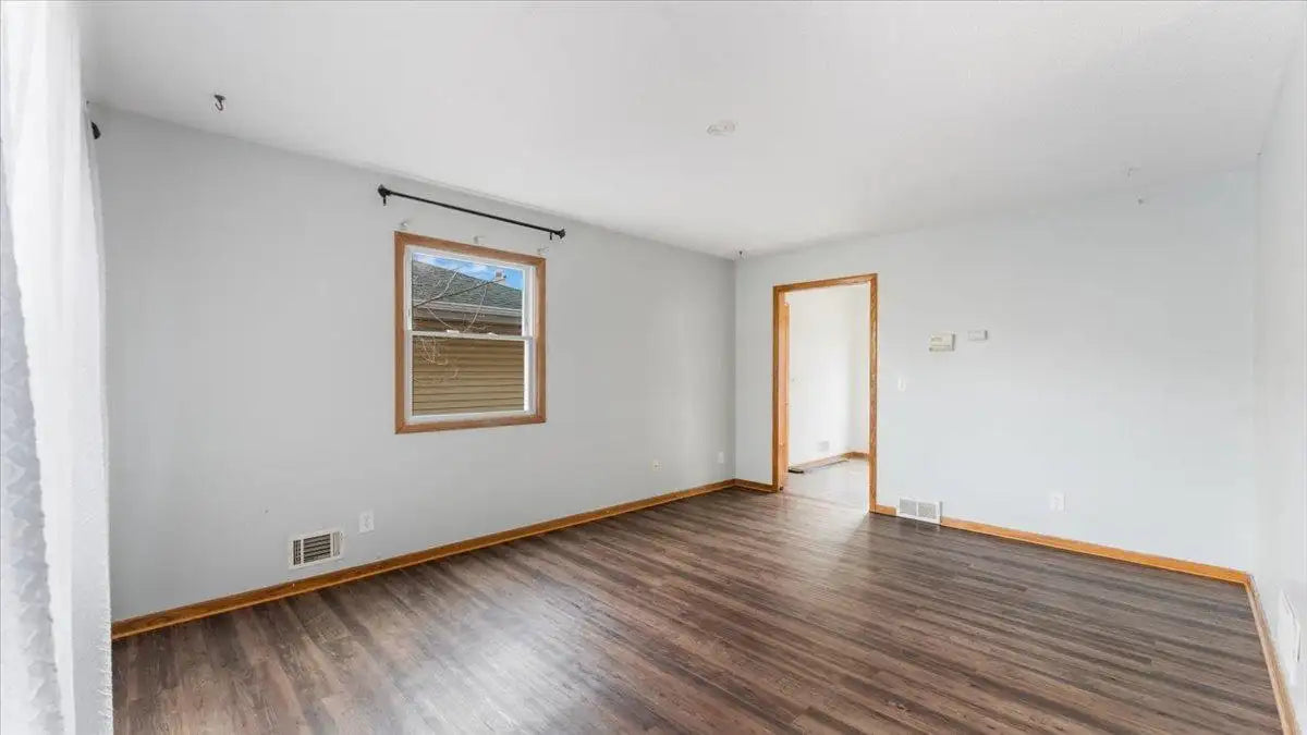1525 Clarence Street, Saint Paul, MN 55106