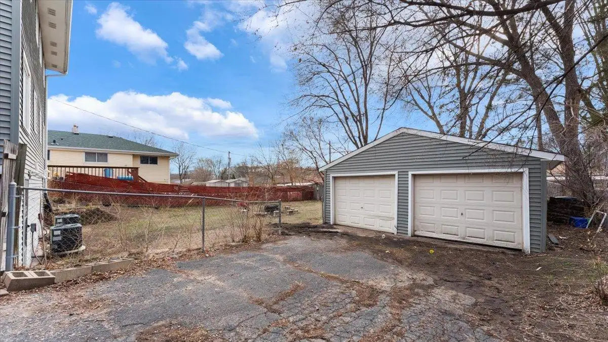 1525 Clarence Street, Saint Paul, MN 55106