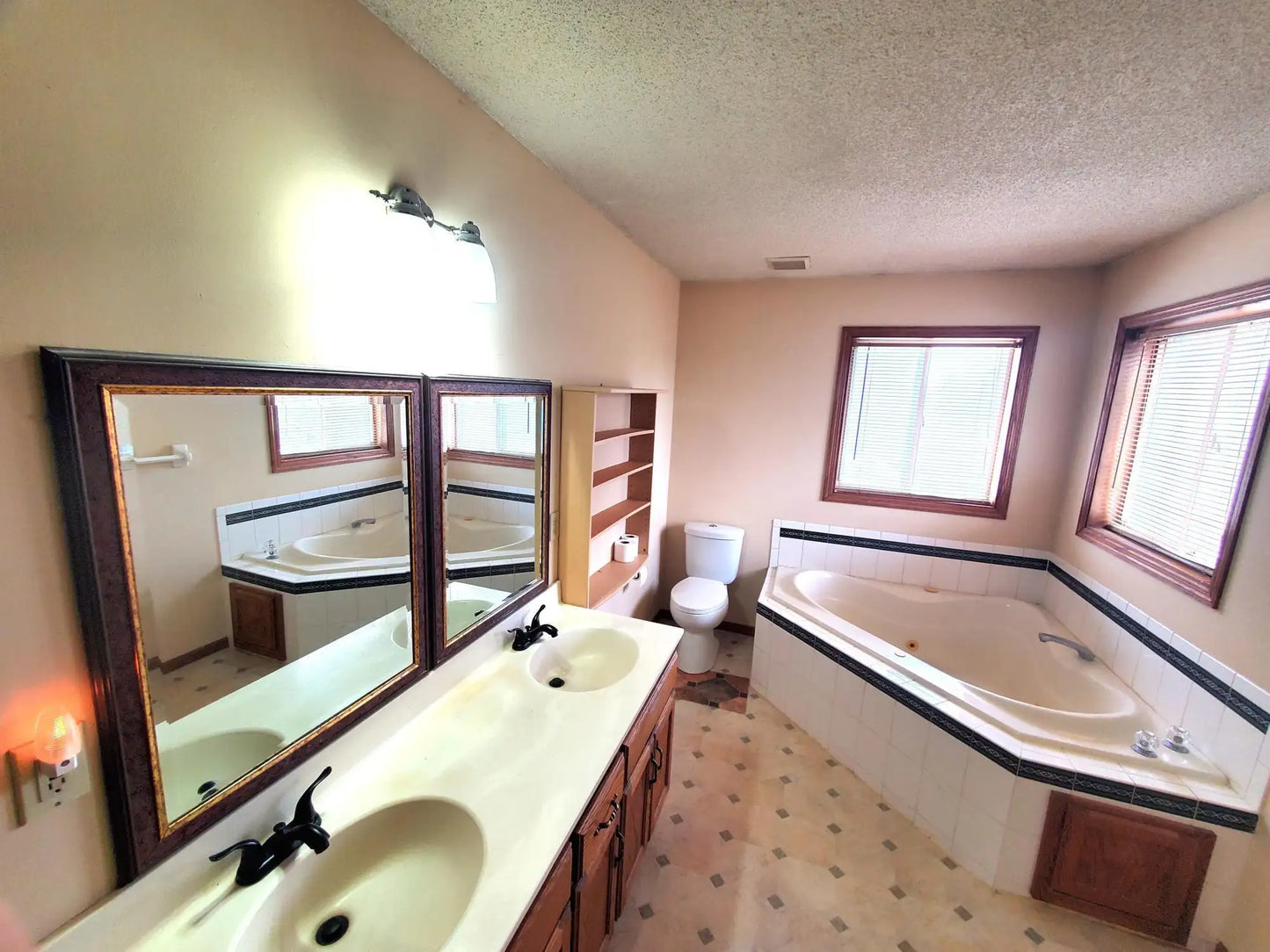 2525 Edinbrook Terrace, Brooklyn Park, MN 55443
