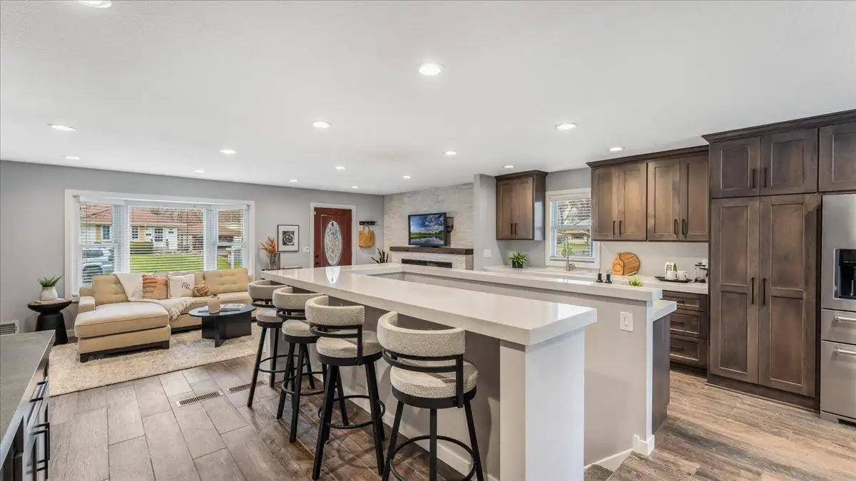 6930 Clay Avenue, Inver Grove Heights, MN 55076
