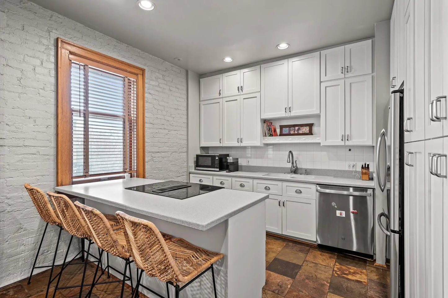 438 Portland Avenue, Saint Paul, MN 55102
