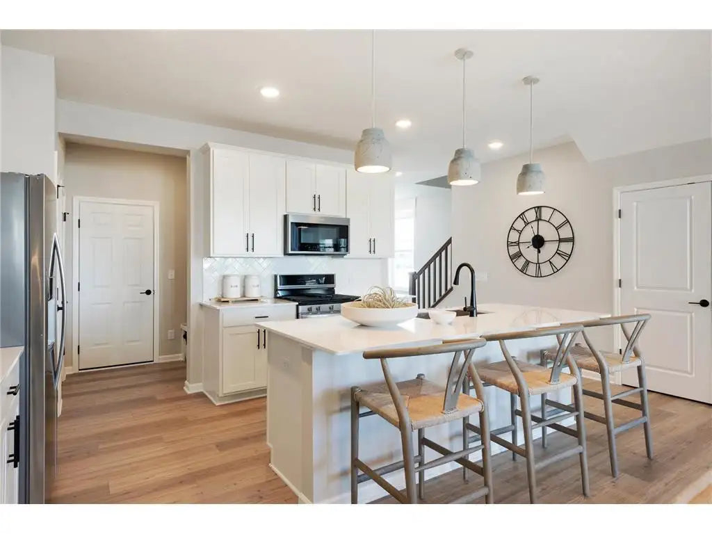 1584 Aclare Ridge, Rosemount, MN 55068
