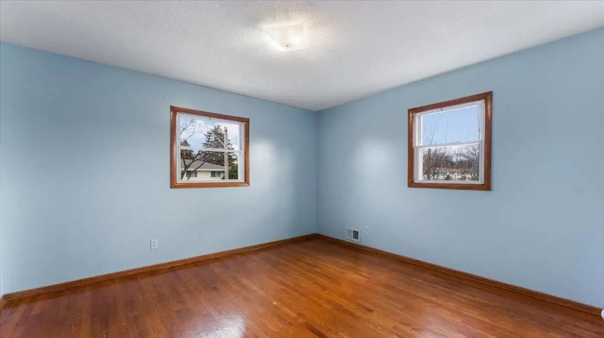 1525 Clarence Street, Saint Paul, MN 55106