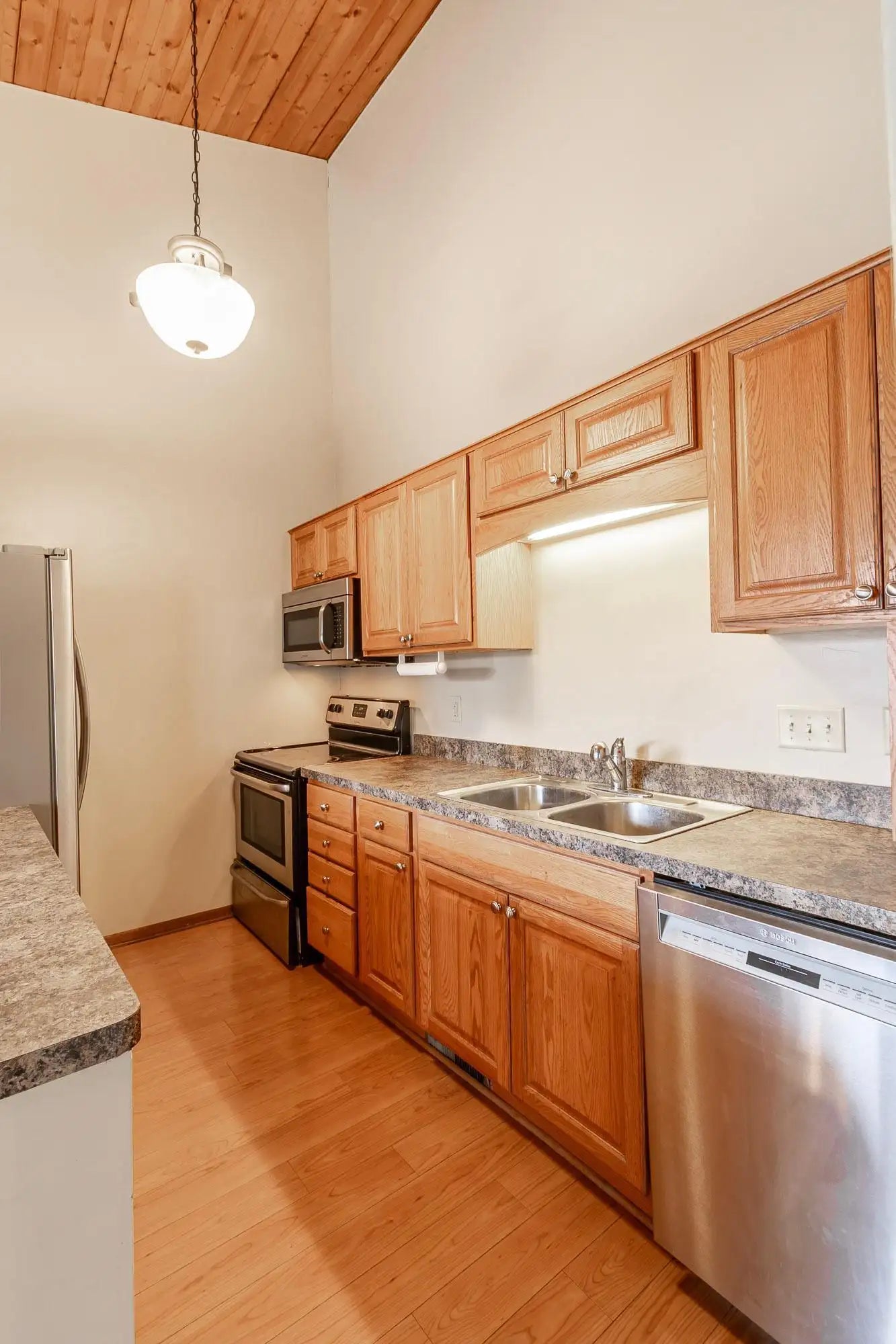8372 Lower 138th Court, Apple Valley, MN 55124
