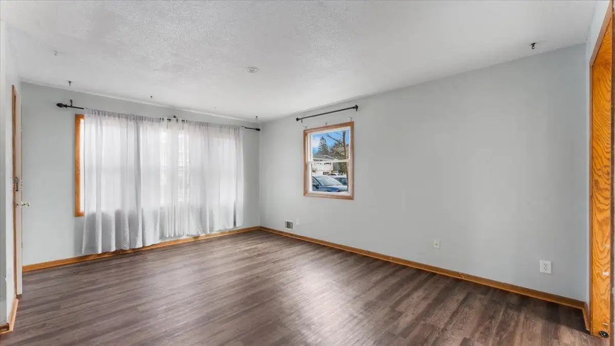 1525 Clarence Street, Saint Paul, MN 55106