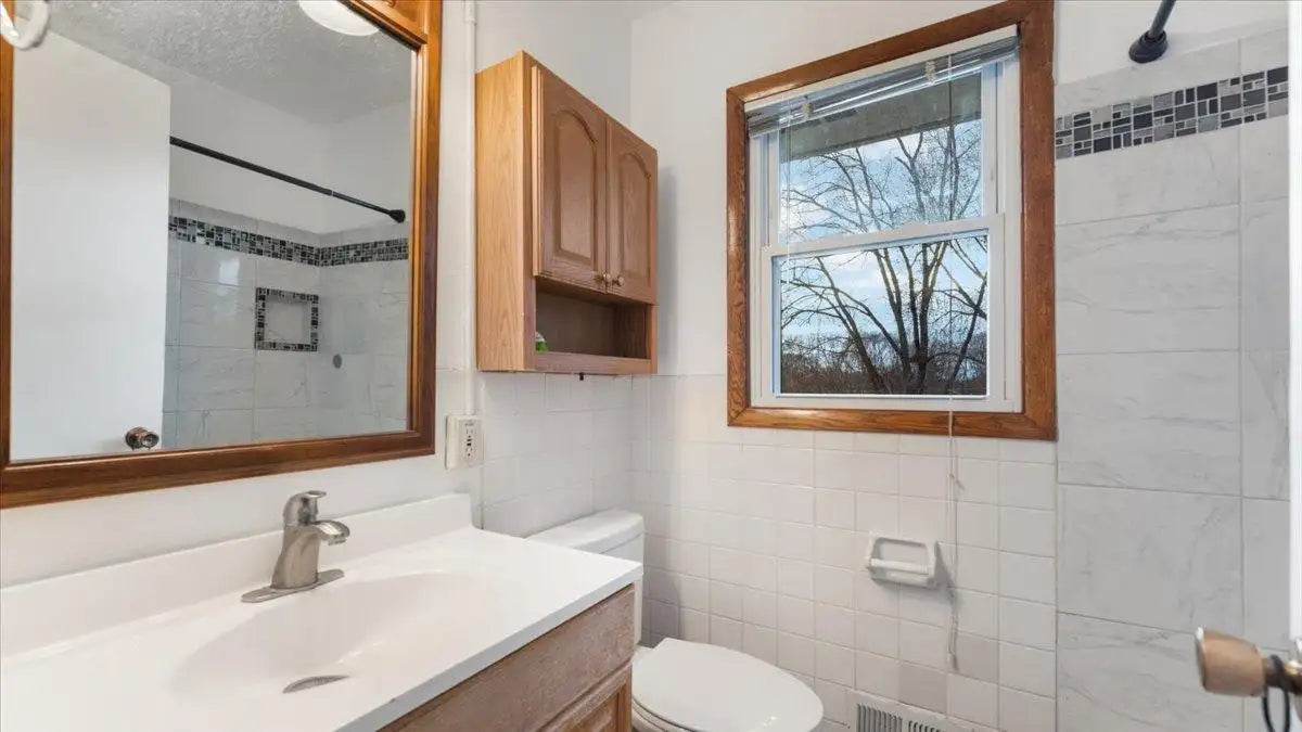 1525 Clarence Street, Saint Paul, MN 55106