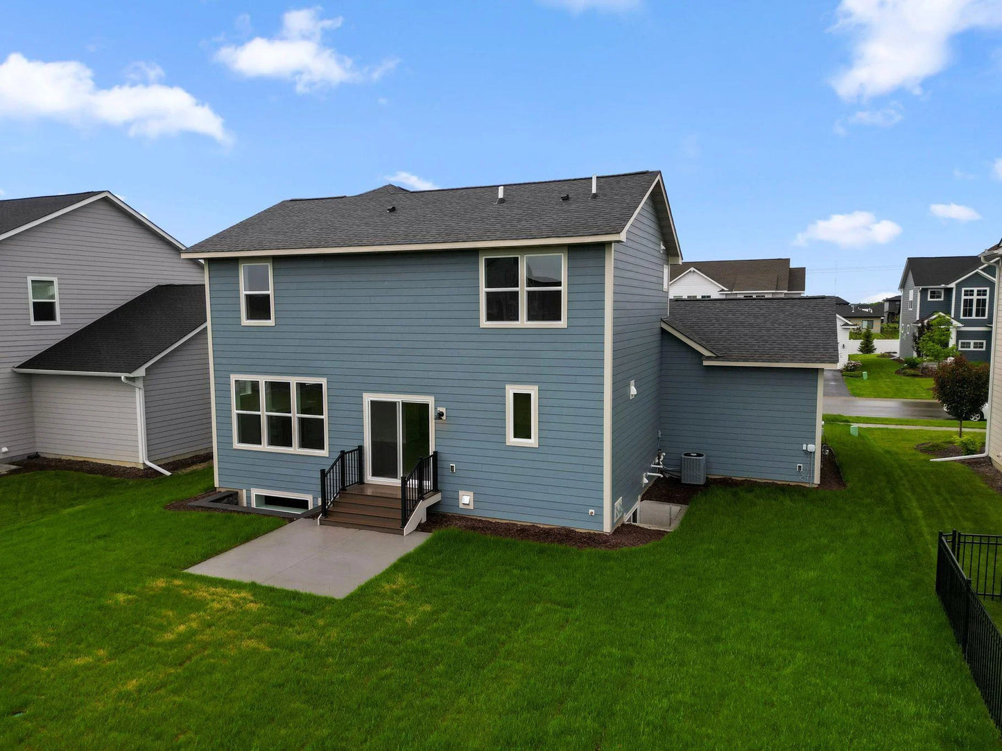 10191 Arrowwood Path, Woodbury, MN 55129
