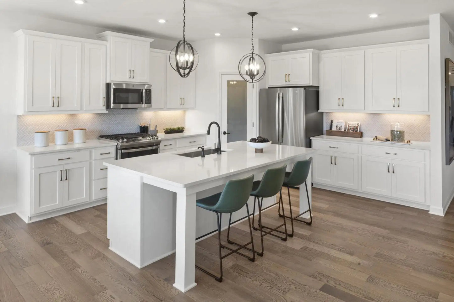 1904 Sparrow Drive, Shakopee, MN 55379