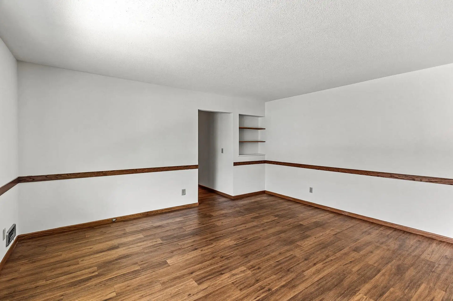 519 Edgewood Avenue, Stillwater, MN 55082