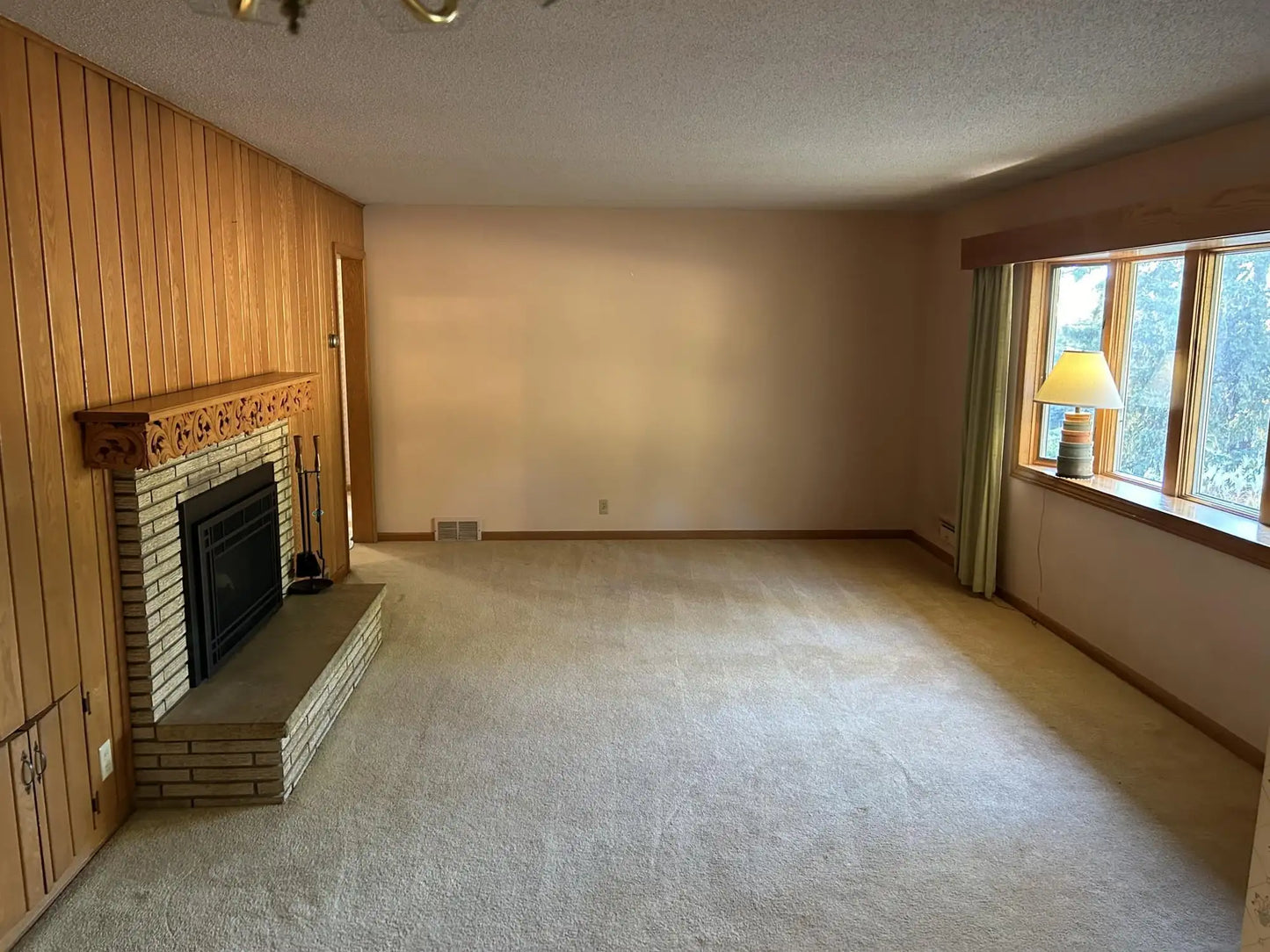 1518 Lone Oak Road, Eagan, MN 55121