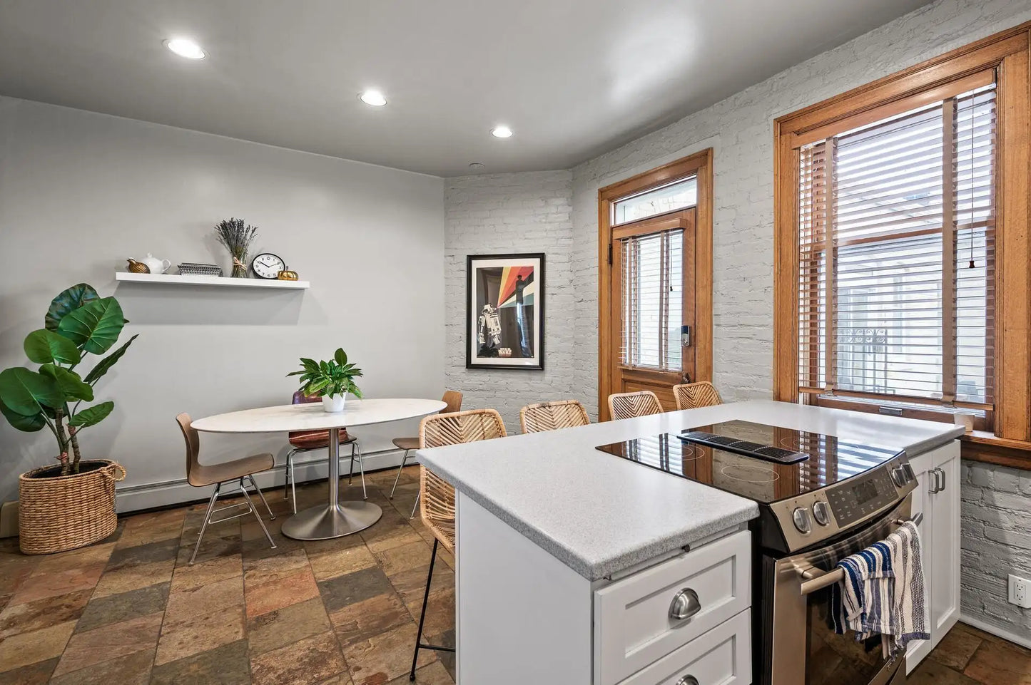 438 Portland Avenue, Saint Paul, MN 55102