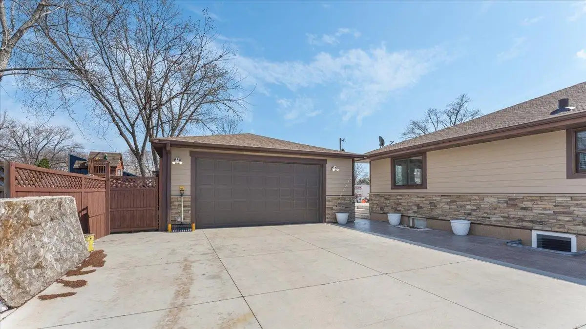 6930 Clay Avenue, Inver Grove Heights, MN 55076
