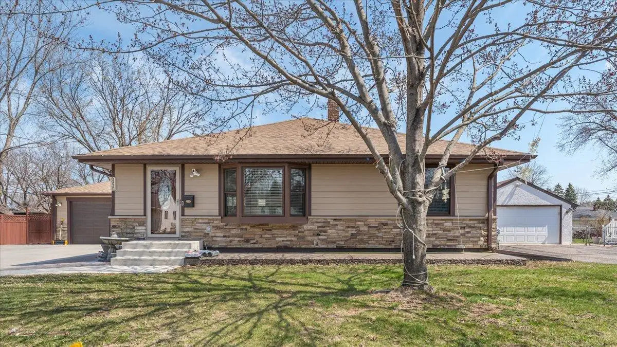 6930 Clay Avenue, Inver Grove Heights, MN 55076