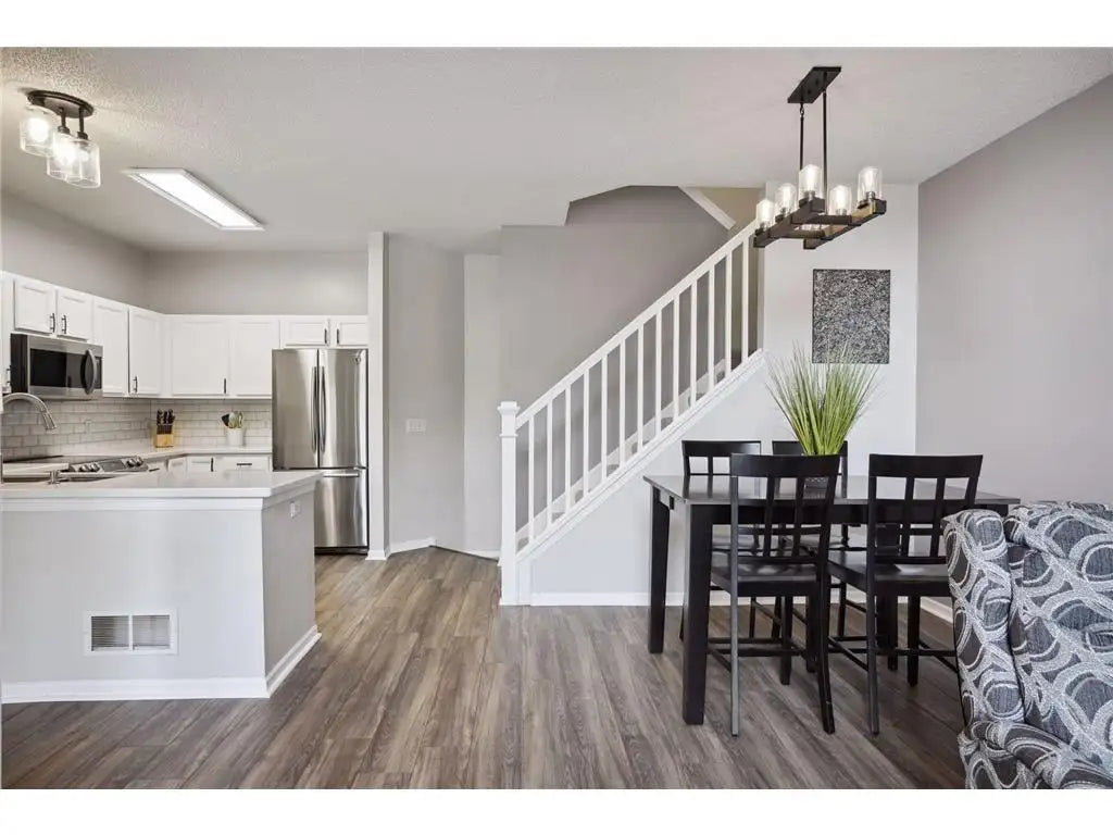 18227 Kerrville Trail, Lakeville, MN 55044