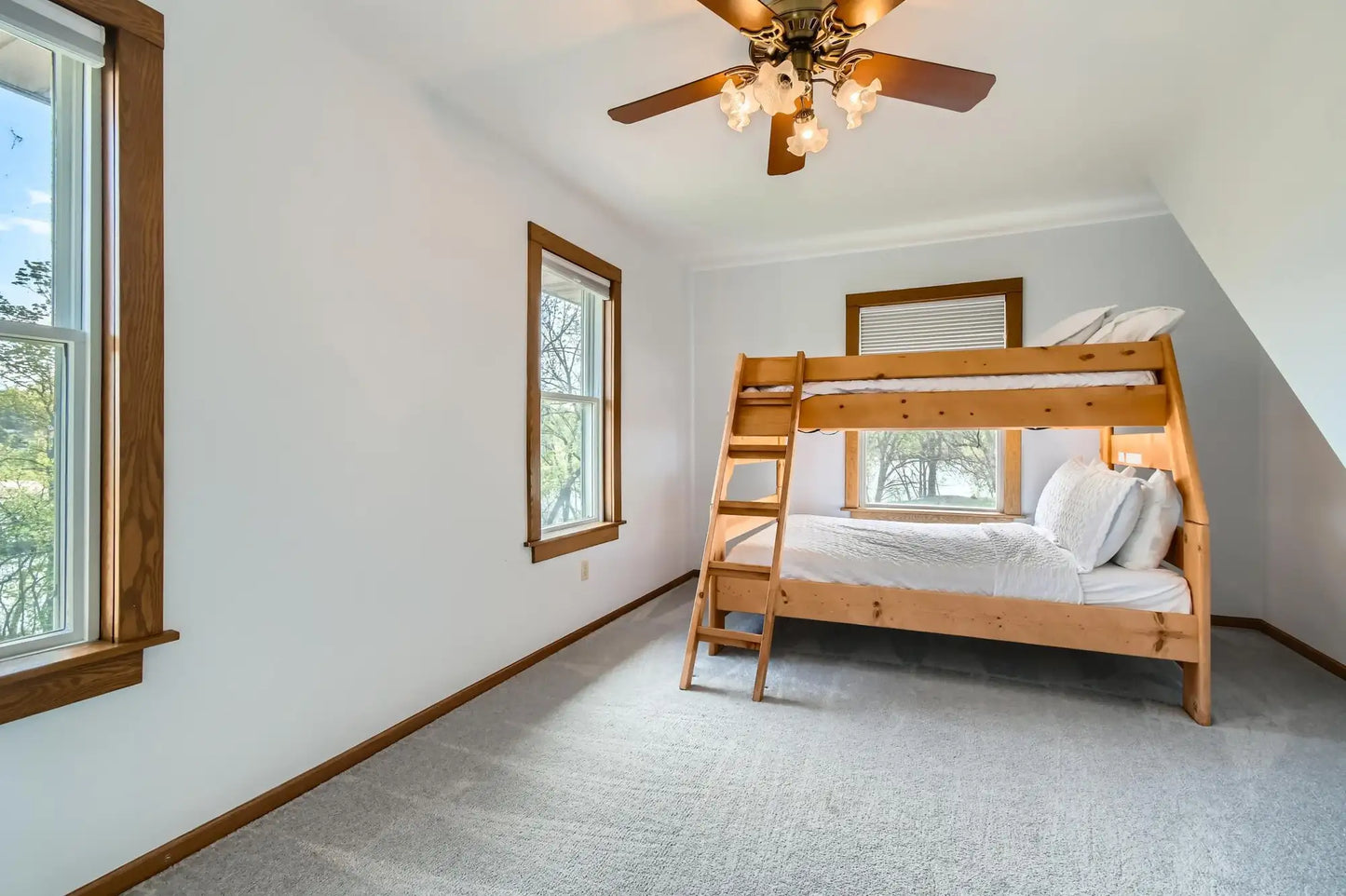 401 Highway 7 , Excelsior, MN 55331