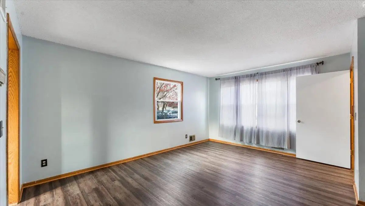 1525 Clarence Street, Saint Paul, MN 55106