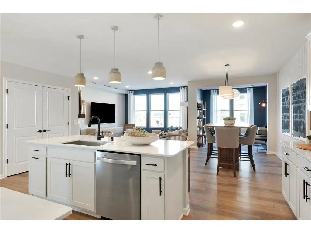 1584 Aclare Ridge, Rosemount, MN 55068