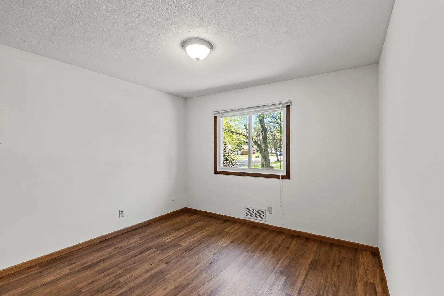 519 Edgewood Avenue, Stillwater, MN 55082
