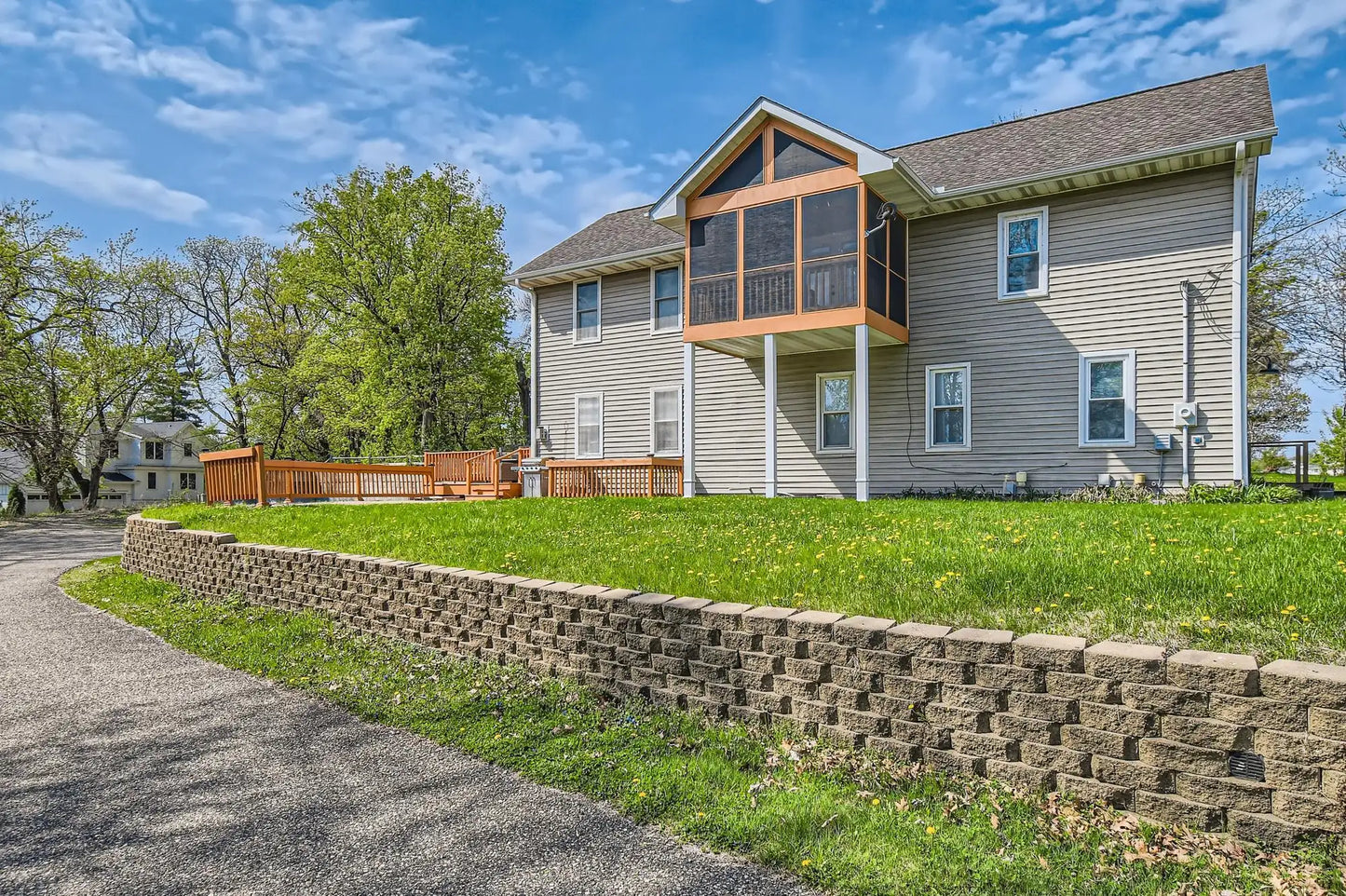 401 Highway 7 , Excelsior, MN 55331