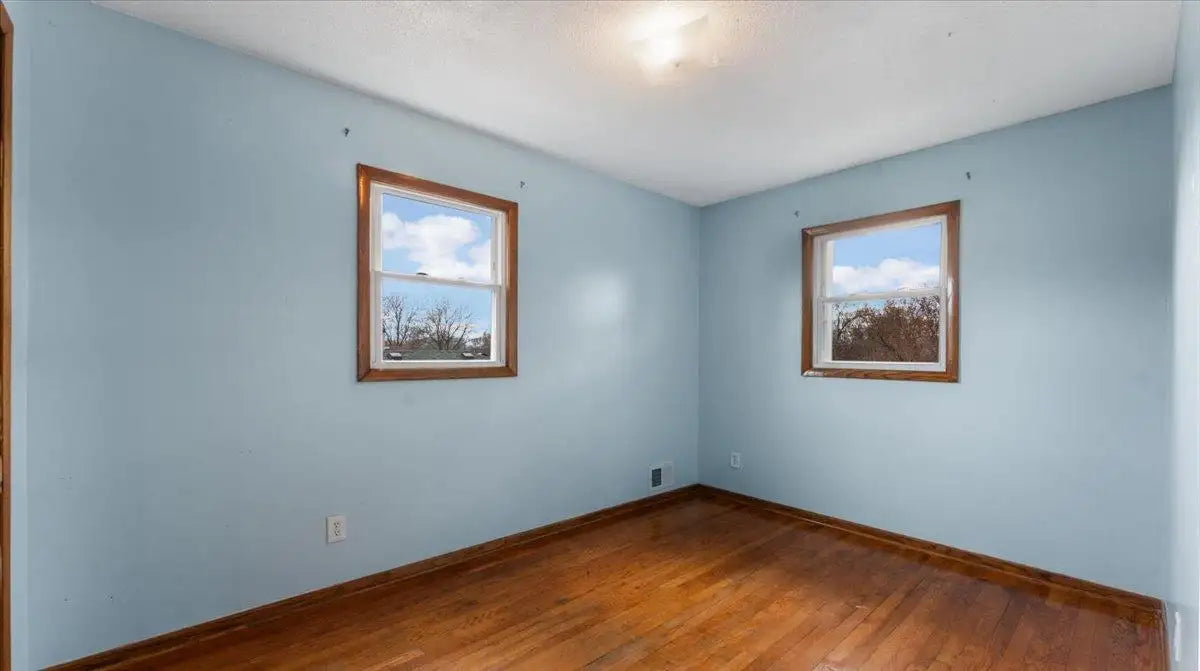 1525 Clarence Street, Saint Paul, MN 55106