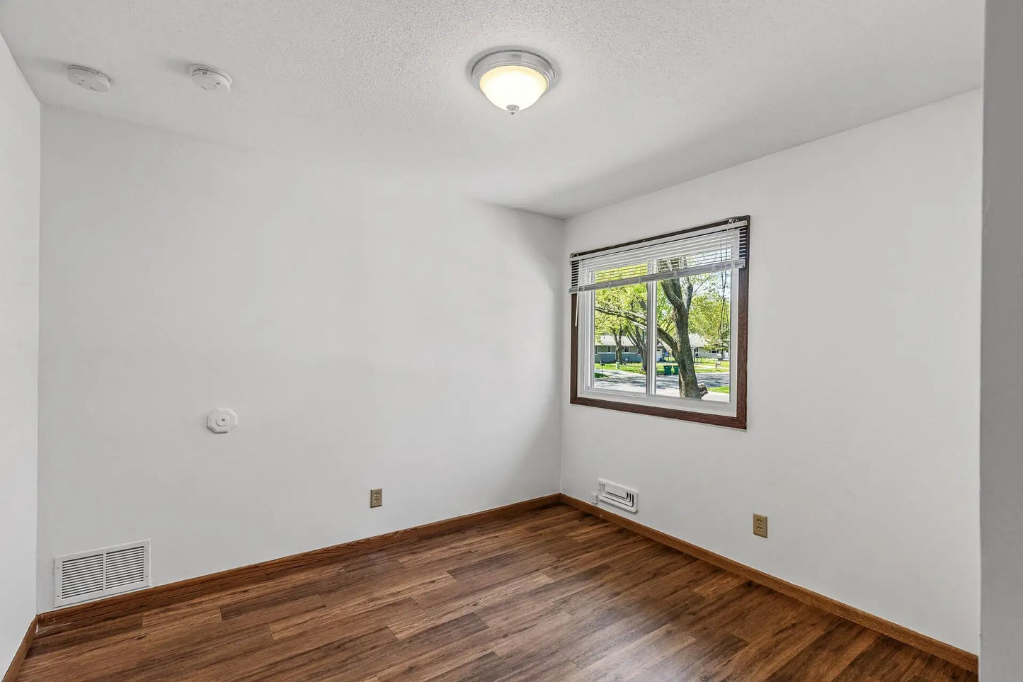519 Edgewood Avenue, Stillwater, MN 55082