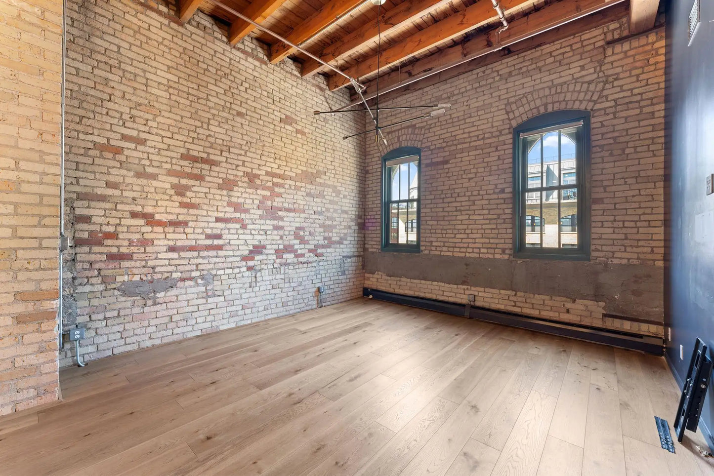 400 1st Street, Minneapolis, MN 55401
