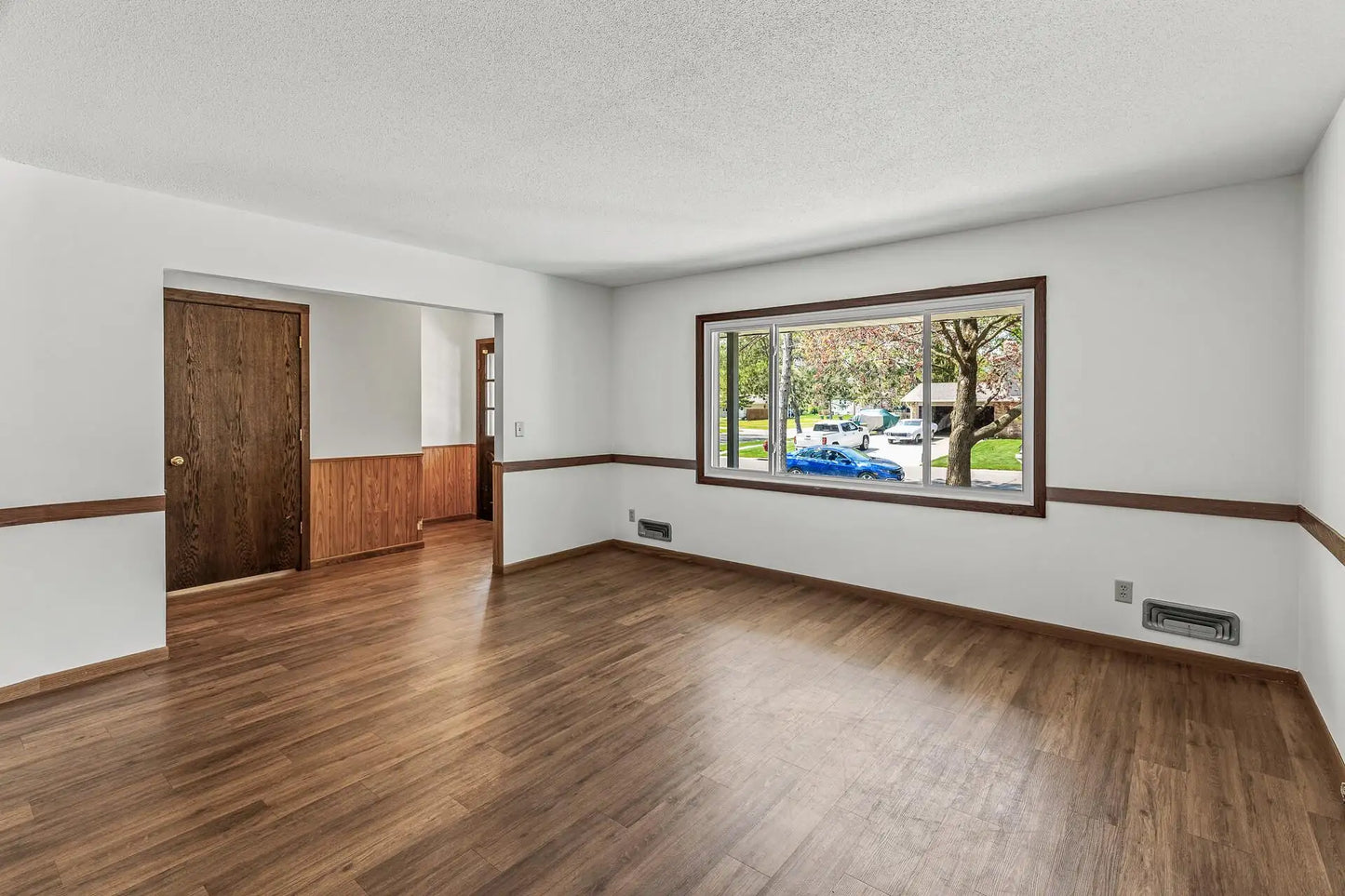 519 Edgewood Avenue, Stillwater, MN 55082