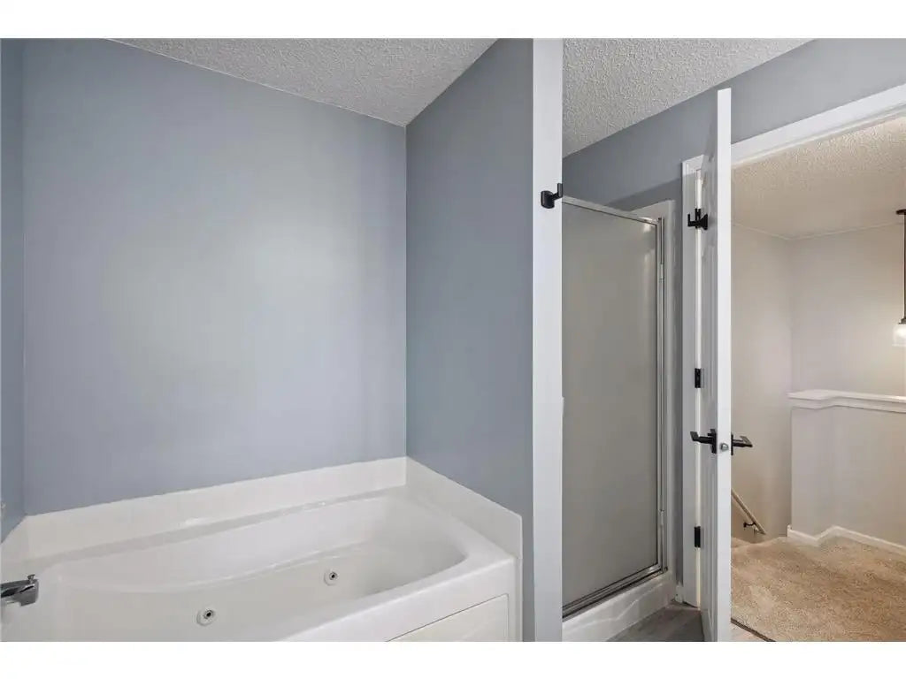 18227 Kerrville Trail, Lakeville, MN 55044