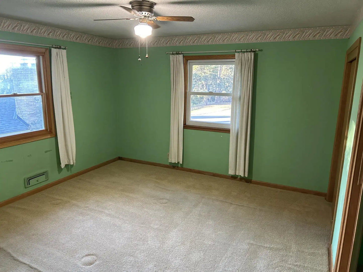 1518 Lone Oak Road, Eagan, MN 55121