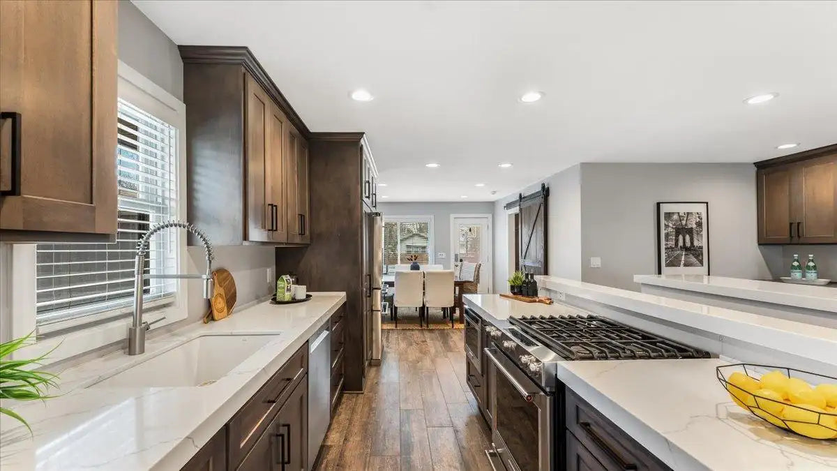 6930 Clay Avenue, Inver Grove Heights, MN 55076