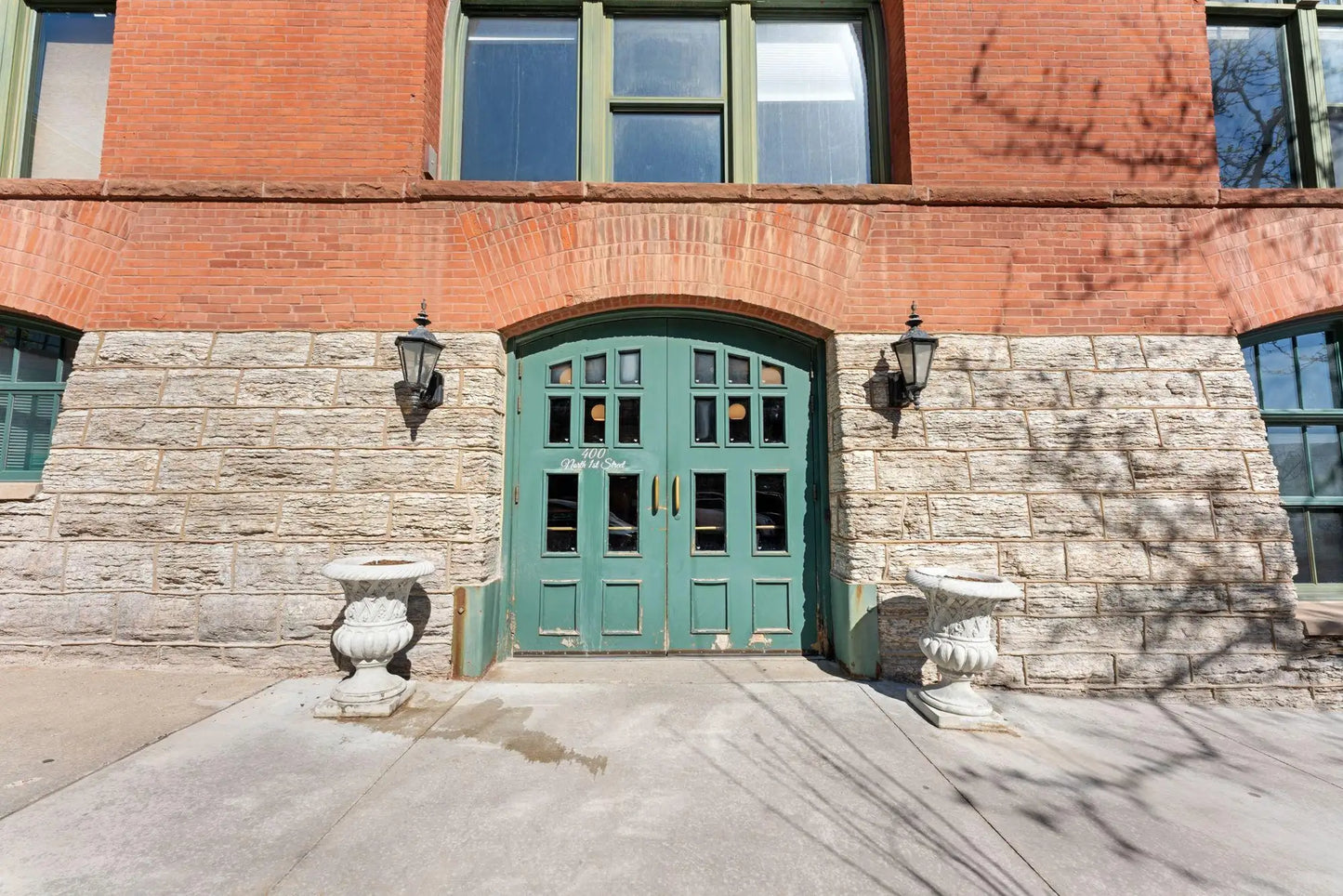 400 1st Street, Minneapolis, MN 55401