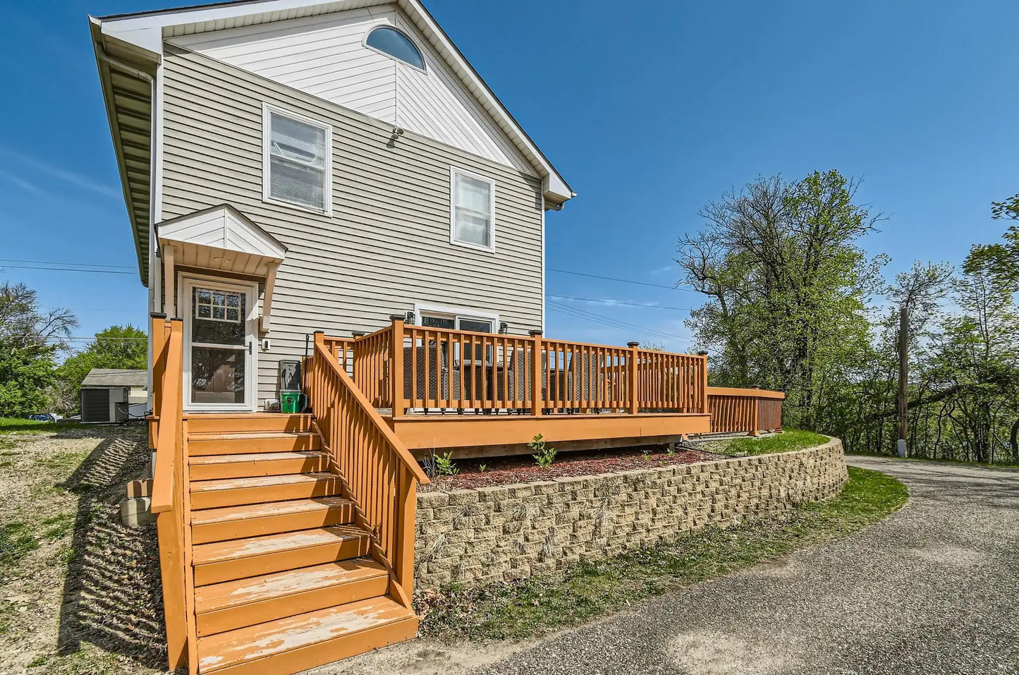 401 Highway 7 , Excelsior, MN 55331