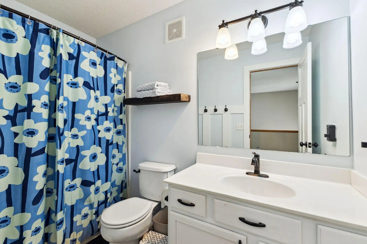 7000 Greenbriar Curve, Shakopee, MN 55379