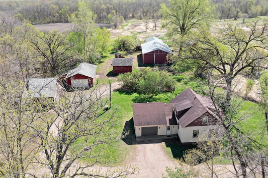 100 Stark Road, Harris, MN 55032