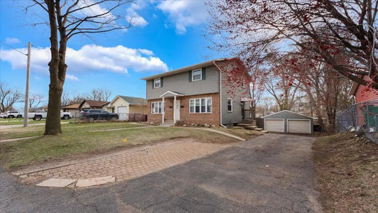 1525 Clarence Street, Saint Paul, MN 55106