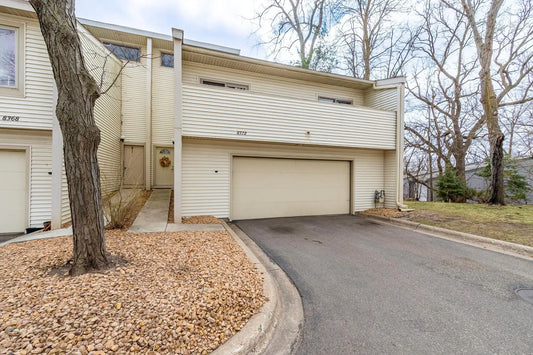 8372 Lower 138th Court, Apple Valley, MN 55124