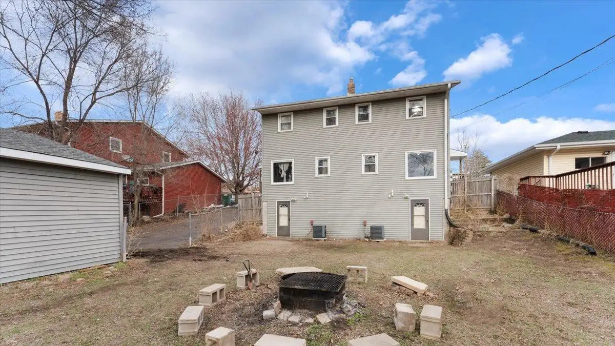 1525 Clarence Street, Saint Paul, MN 55106