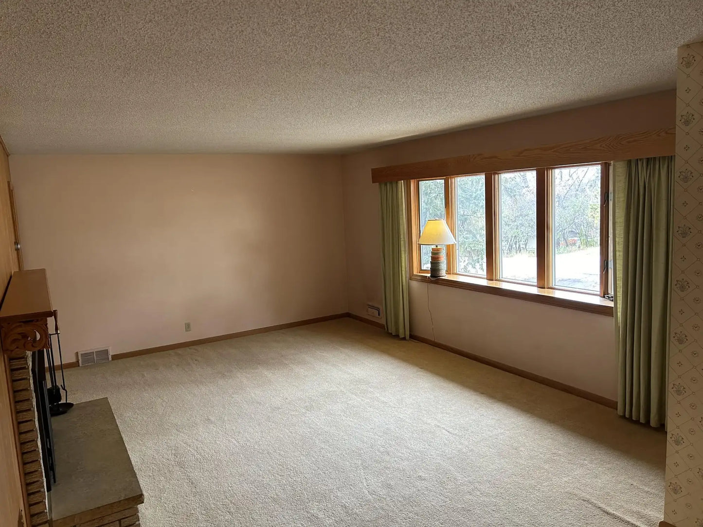 1518 Lone Oak Road, Eagan, MN 55121