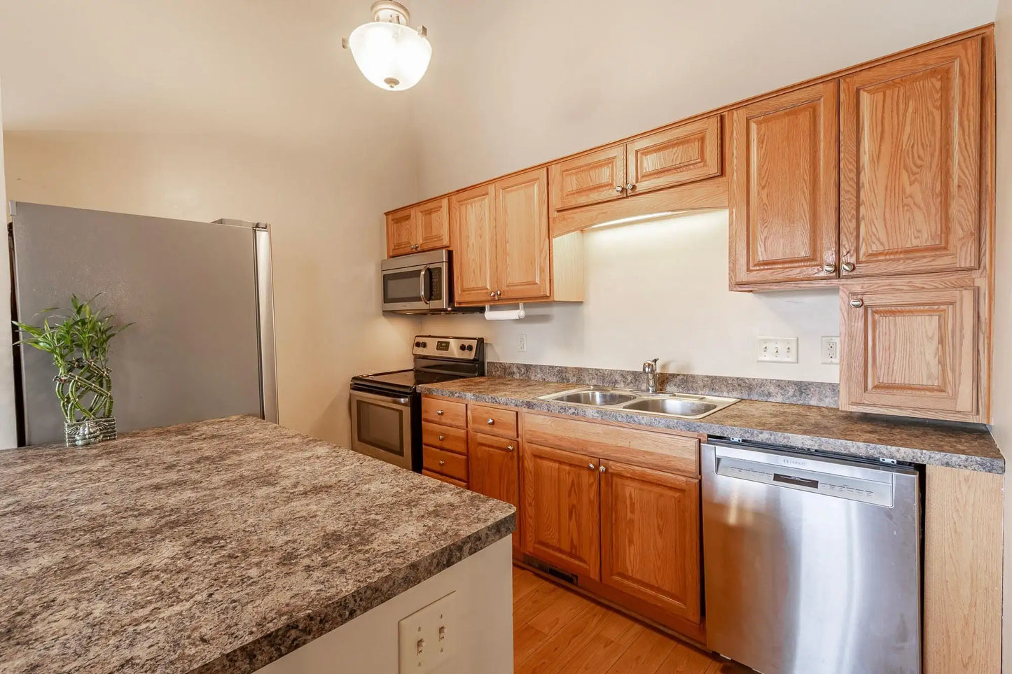 8372 Lower 138th Court, Apple Valley, MN 55124